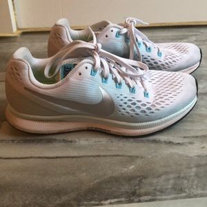 Nike Zoom Pegasus 34 white w/ blue